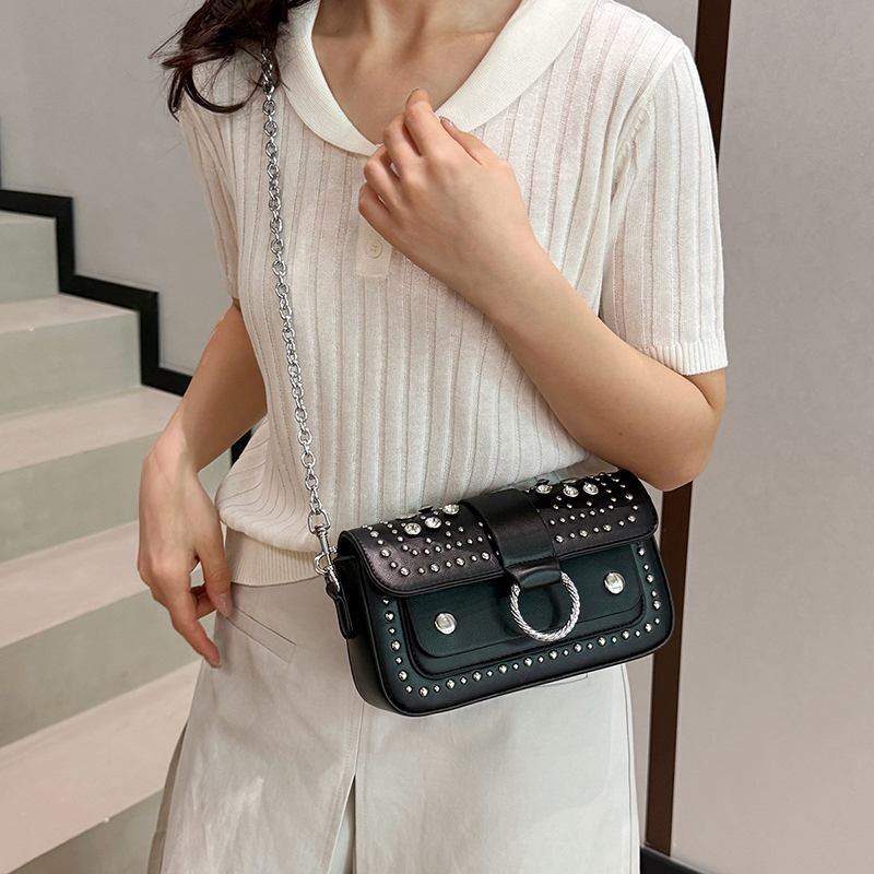 กระเป๋าถือแบรนด์ Bolsa Feminin - Interior Design Trends 2026 บทวิจารณ์และราคา